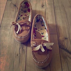 Cabelas moccasins floral print